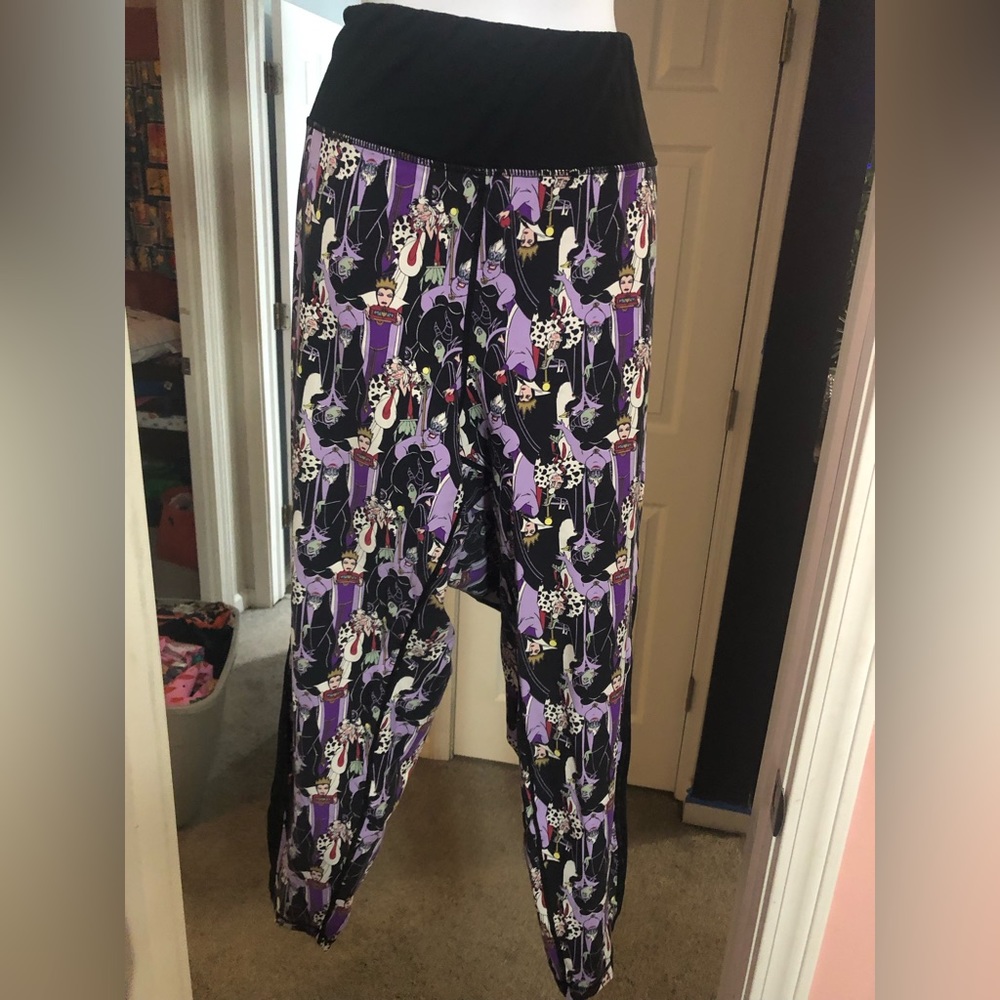 Torrid Disney Villians Active Leggings